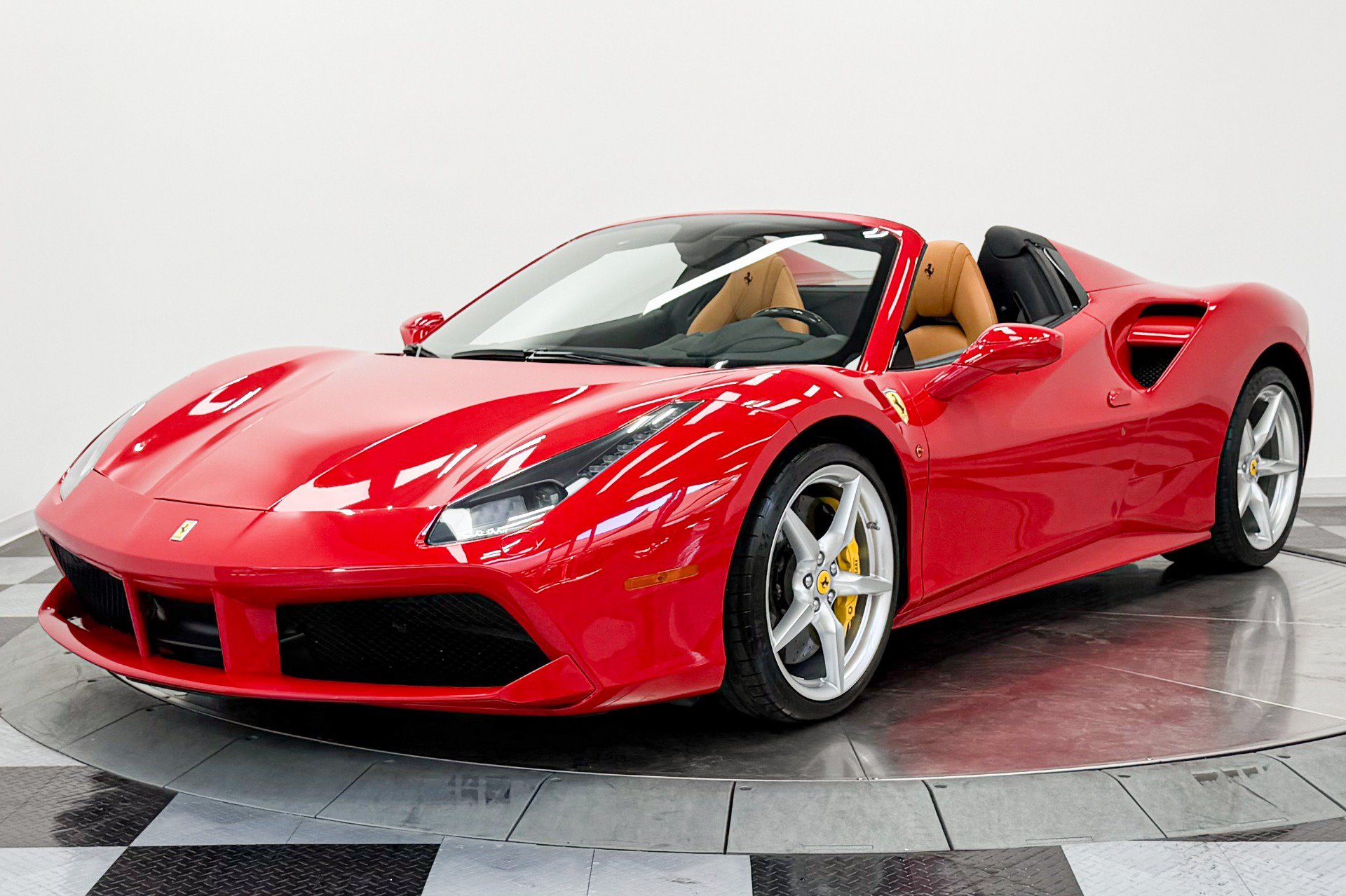 Used 2018 Ferrari 488 Spider RWD image 5