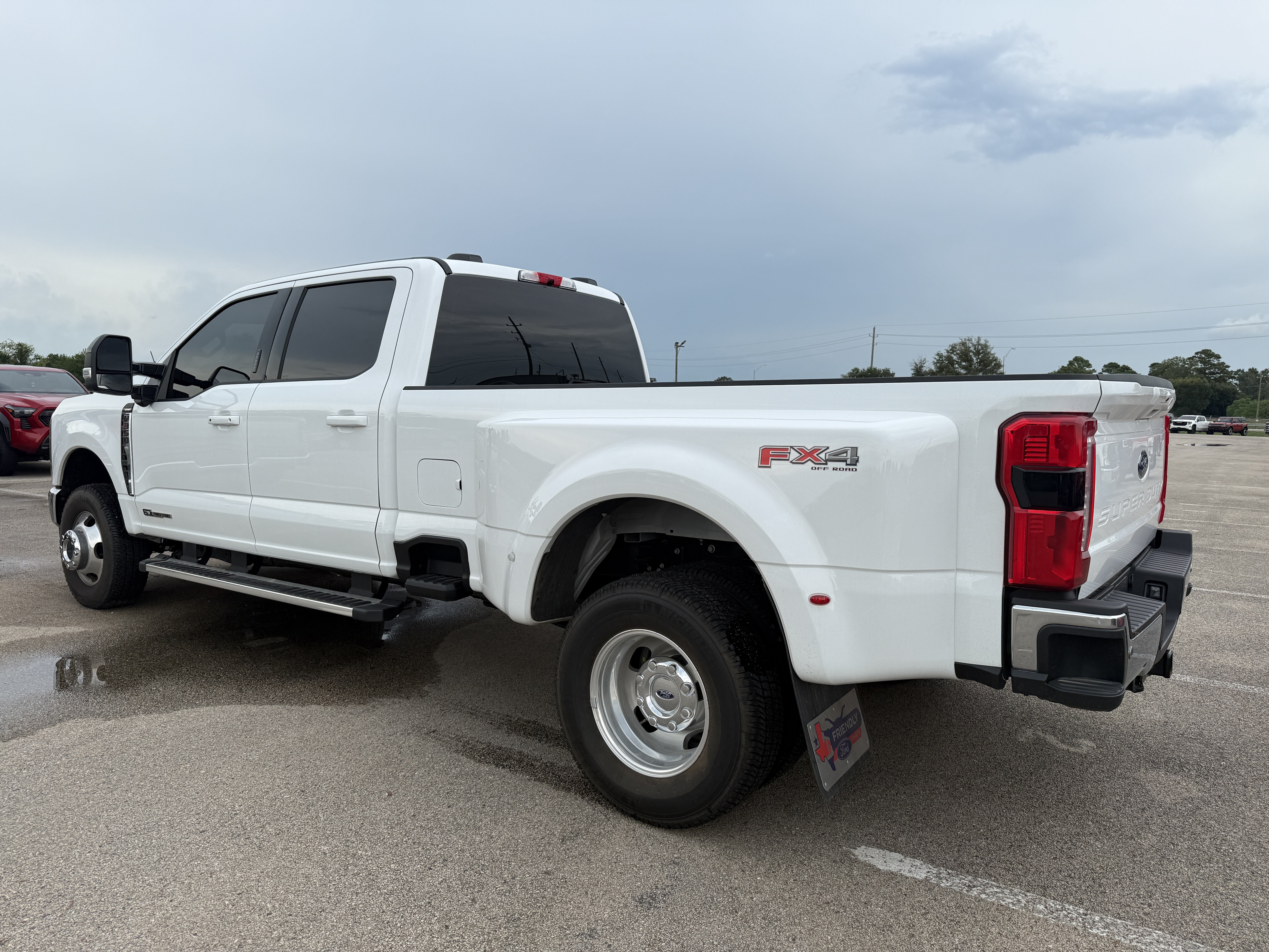 Used 2026 Ford F350 Lariat AWD/4WD image 3