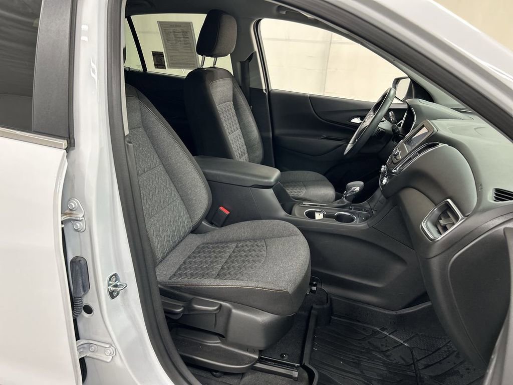 Used 2023 Chevrolet Equinox LT AWD/4WD image 22