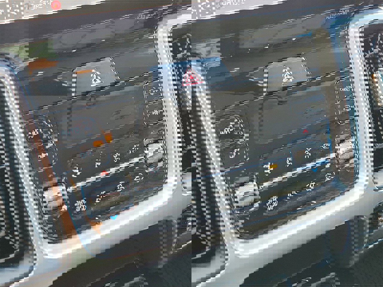 Used 2023 Kia Sorento EX image 27