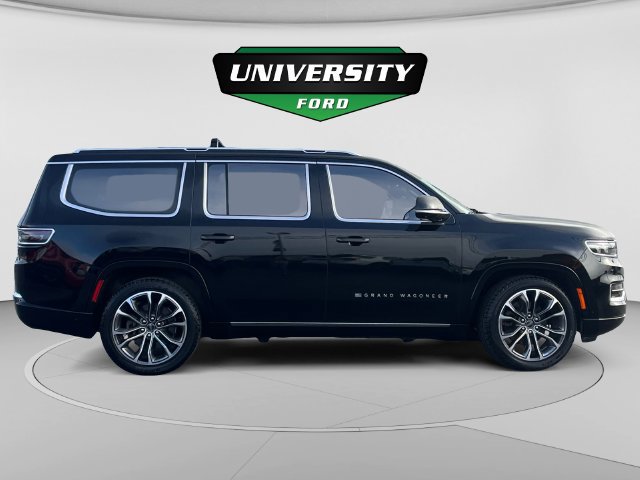 Used 2023 Jeep Grand Wagoneer Series III AWD/4WD image 2
