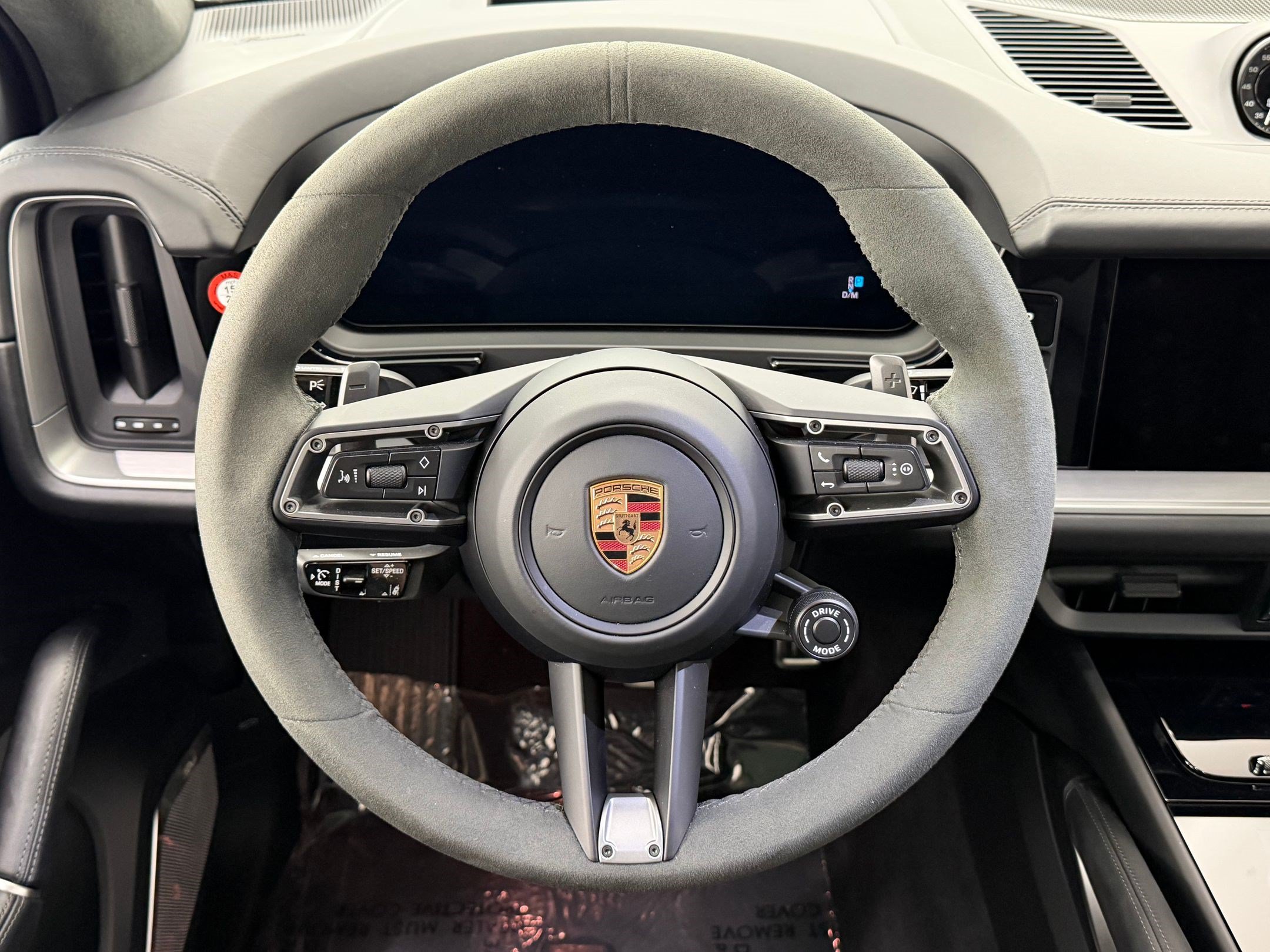 New 2025 Porsche Cayenne GTS AWD/4WD image 11