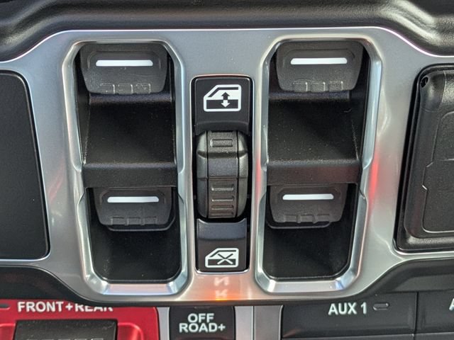 Used 2023 Jeep Wrangler Unlimited Rubicon AWD/4WD image 23