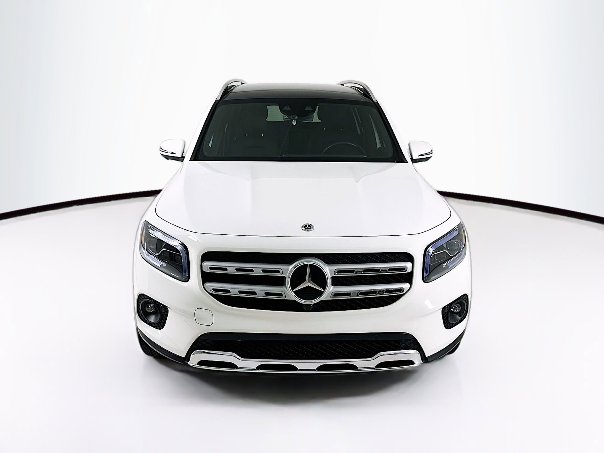 Used 2023 Mercedes-Benz GLB 250 image 2