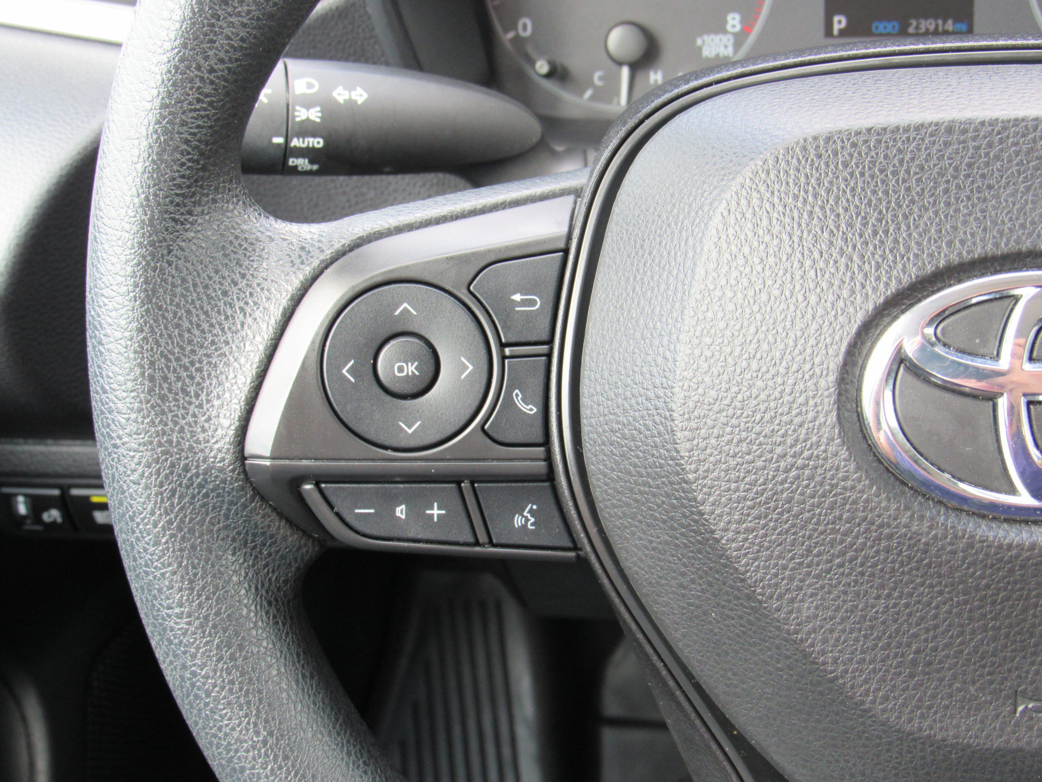 Used 2024 Toyota Corolla LE FWD image 19