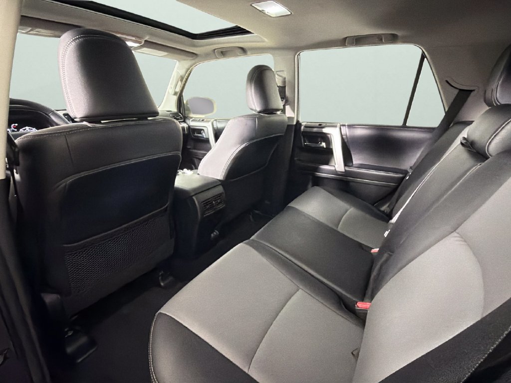 Used 2022 Toyota 4Runner SR5 Premium w/ Moonroof Package RWD image 30