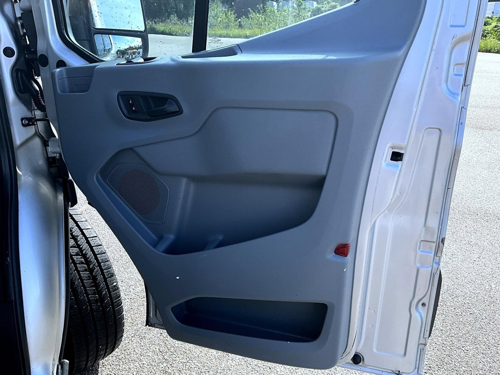 Used 2017 Ford Transit 150 130 Low Roof RWD image 17
