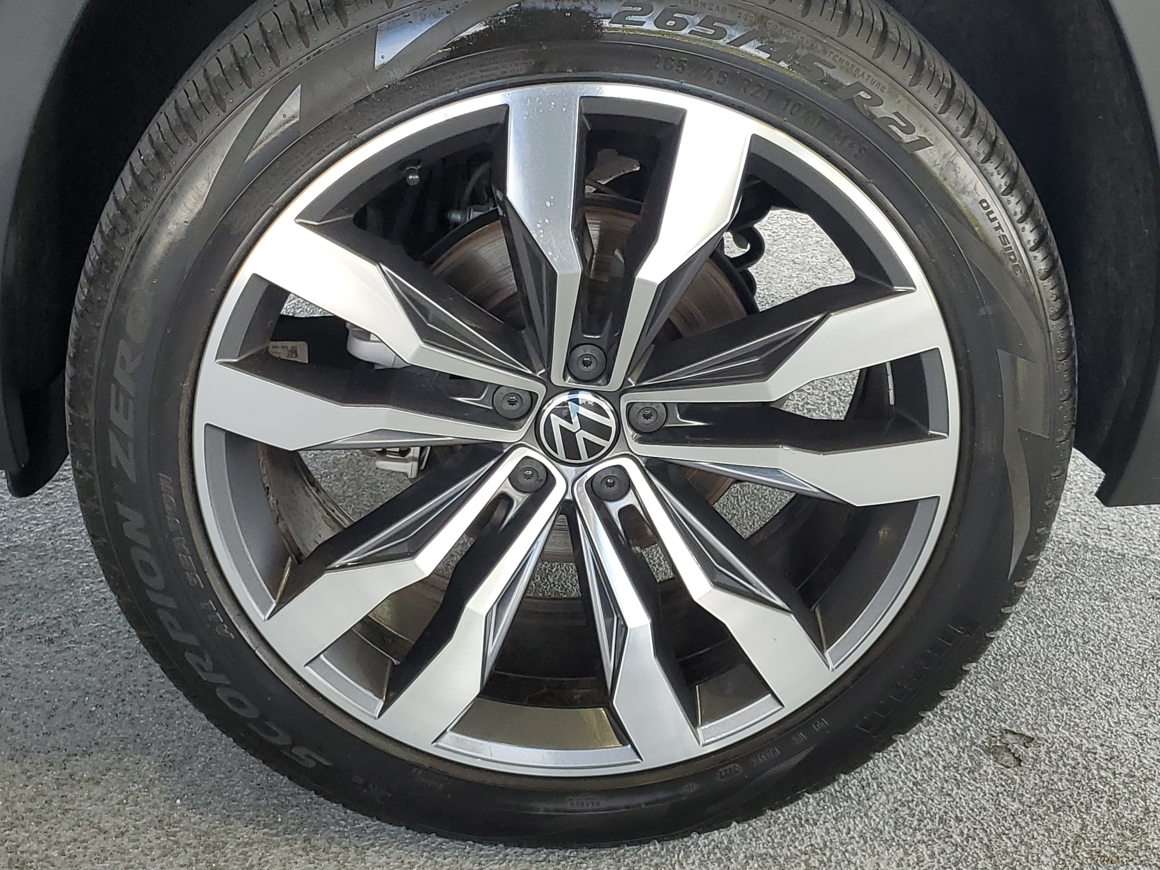 Used 2023 Volkswagen Atlas SEL Premium AWD/4WD image 7