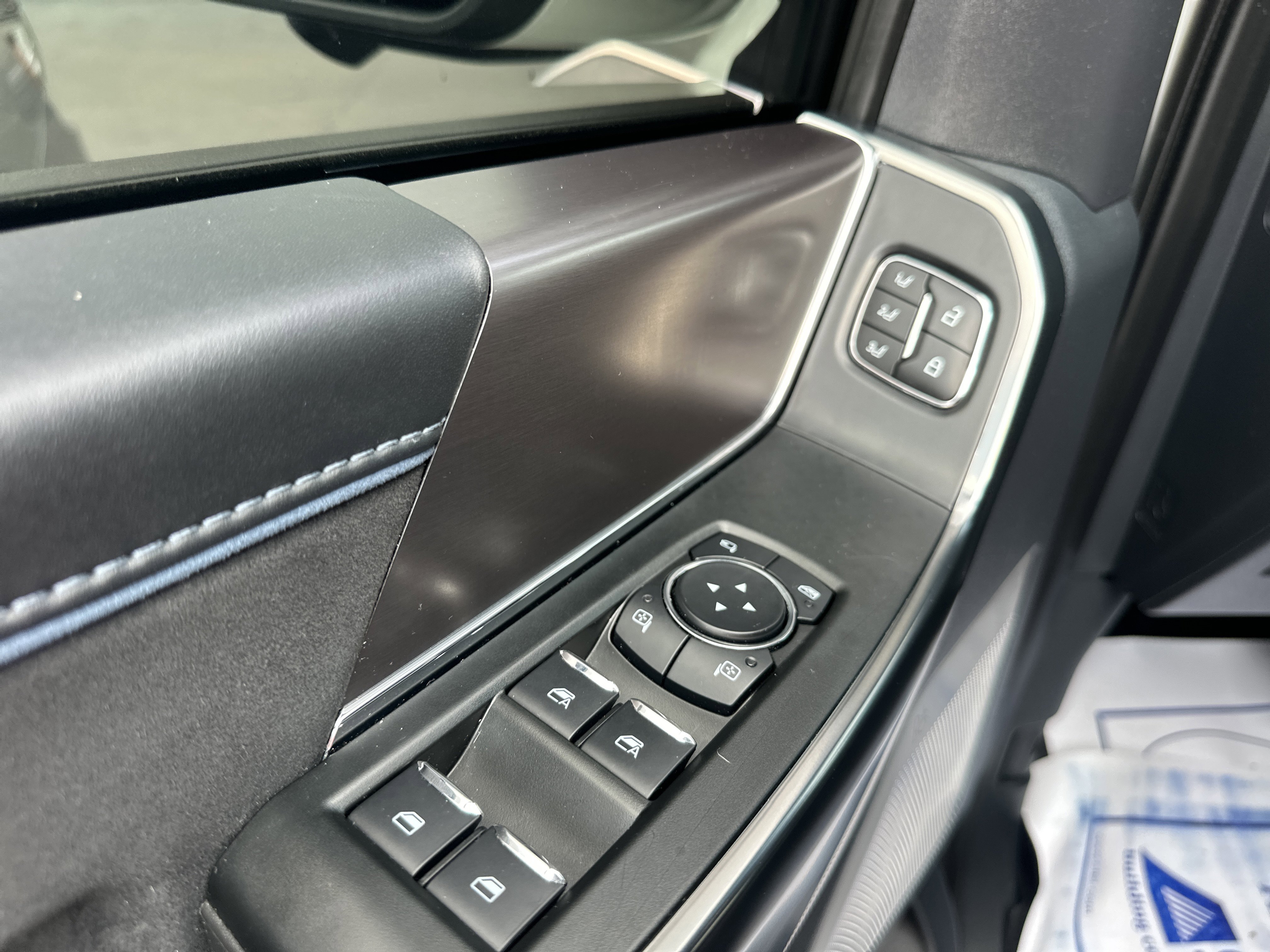 Used 2025 Ford F150 Platinum w/ Equipment Group 702A High image 9