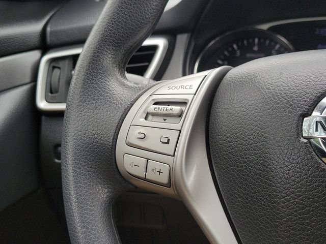 Used 2016 Nissan Rogue S FWD image 27
