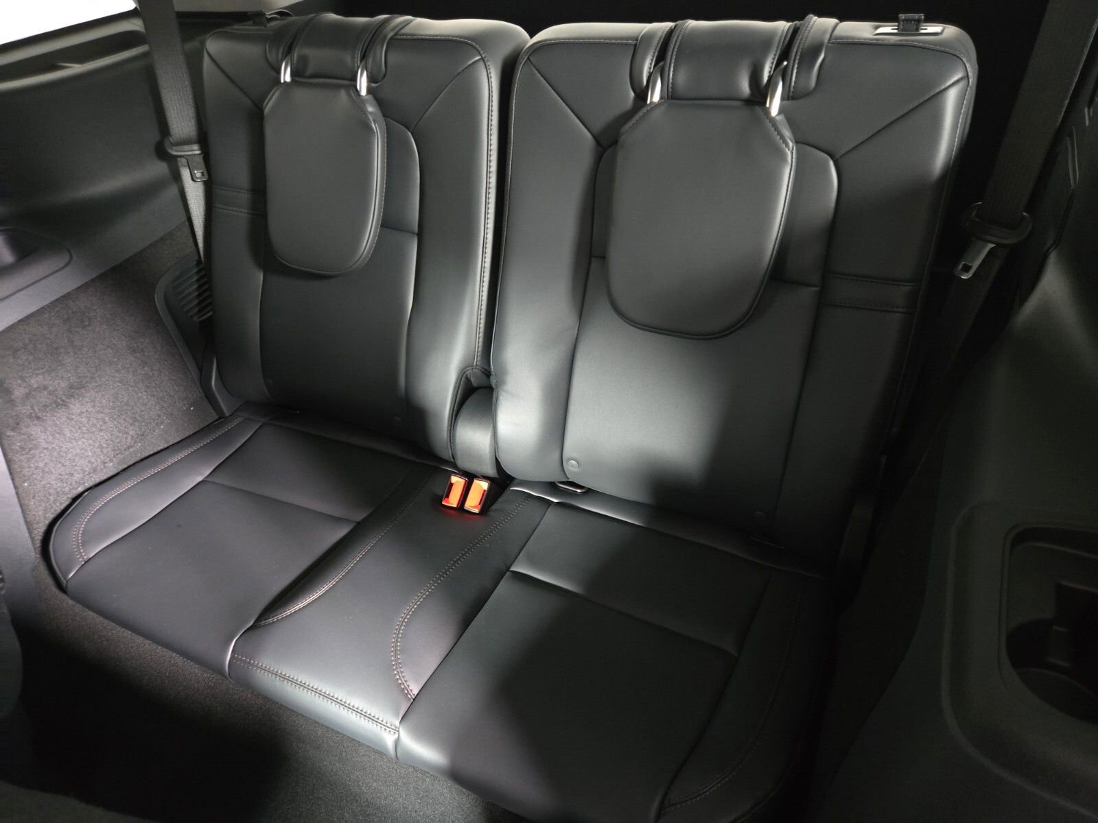 New 2026 Lincoln Aviator 2WD w/ Jet Appearance Package image 15