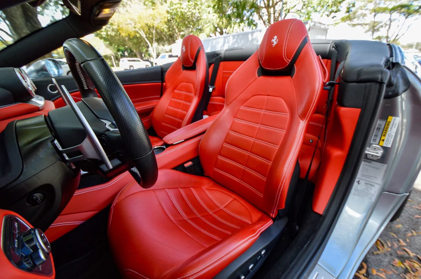 Used 2015 Ferrari California T RWD image 37