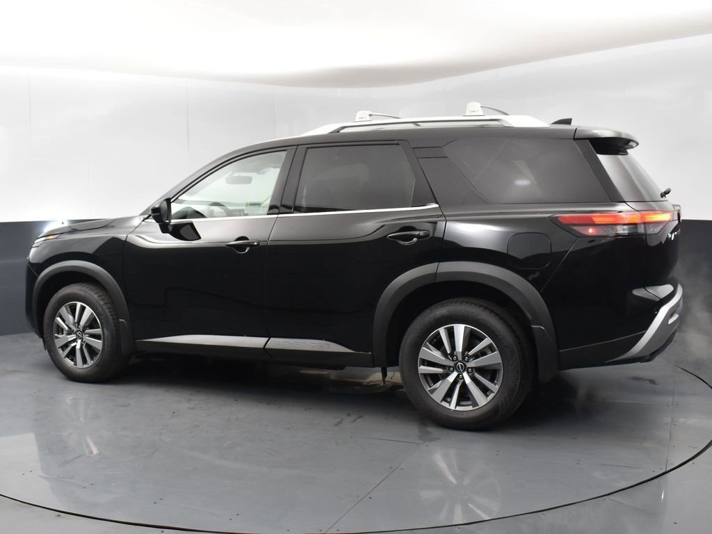 New 2025 Nissan Pathfinder SL image 5