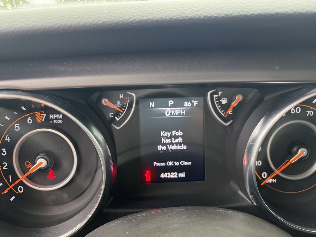 Used 2022 Jeep Gladiator Sport AWD/4WD image 35