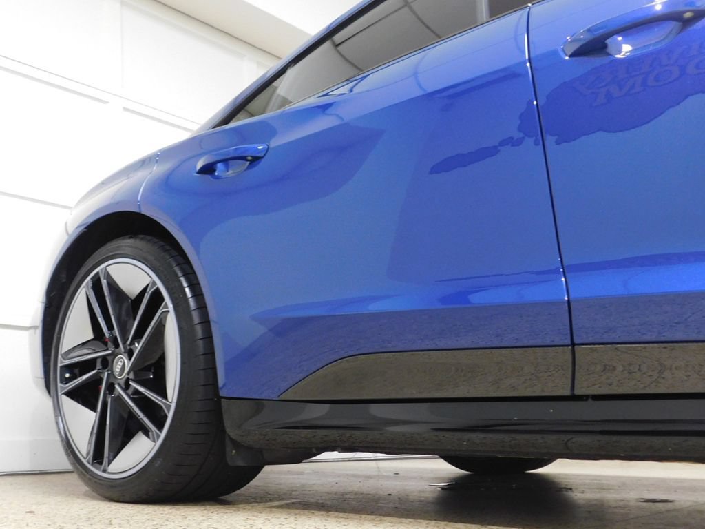 Used 2022 Audi RS e-tron GT AWD/4WD image 10