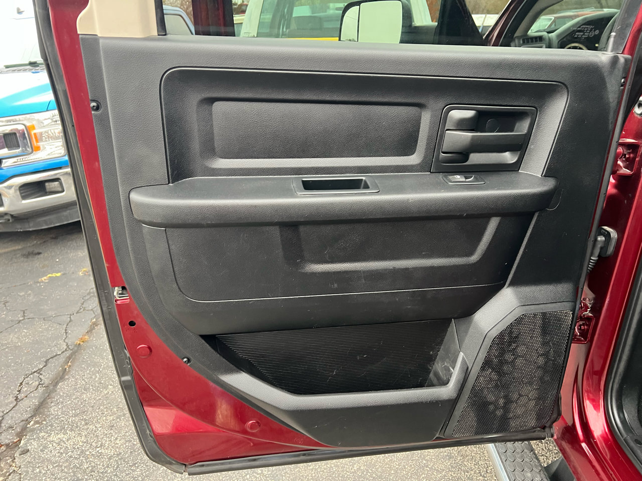 Used 2017 RAM 2500 Tradesman w/ Chrome Appearance Group image 11