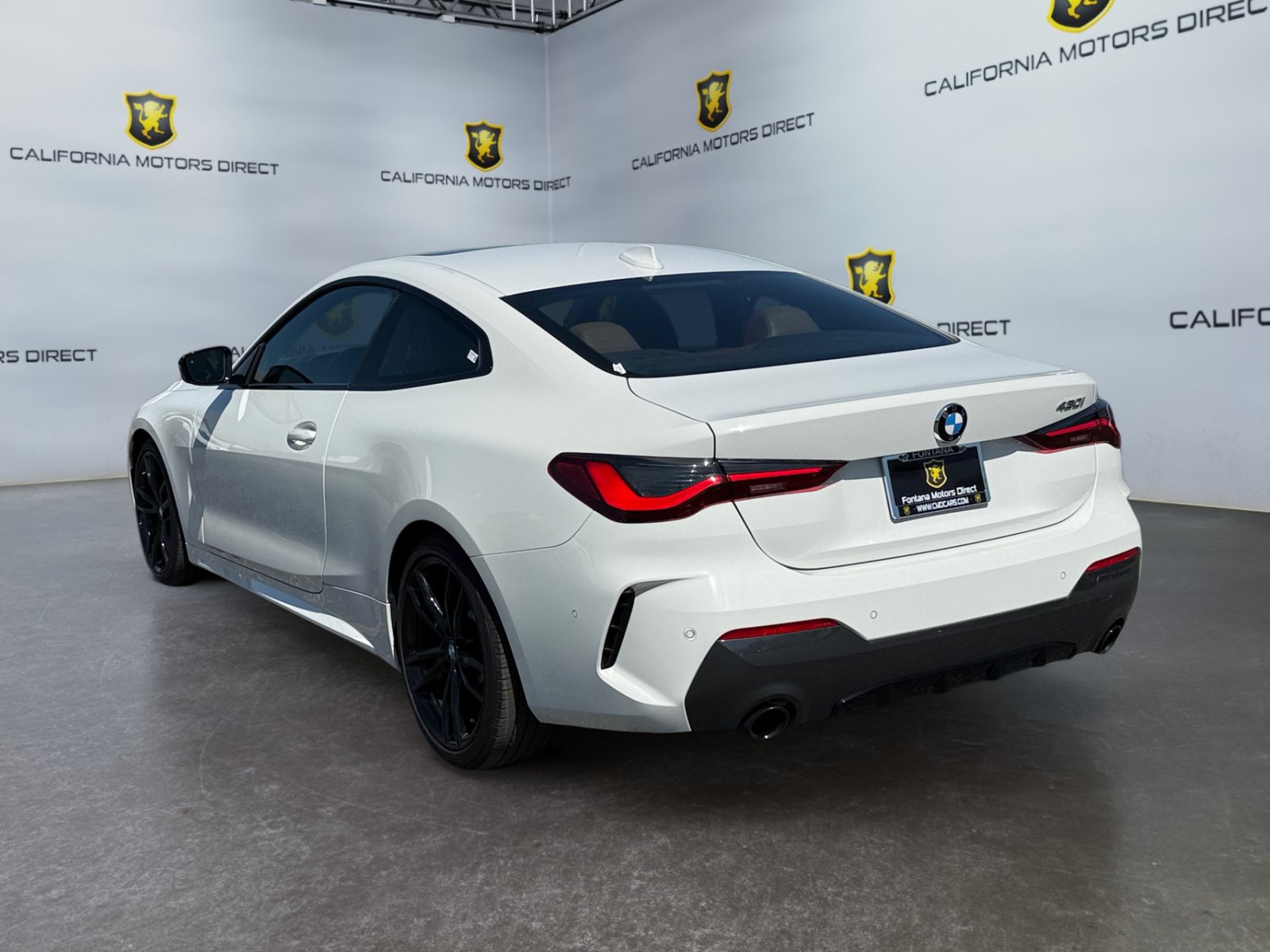 Used 2021 BMW 430i Coupe w/ M Sport Package RWD image 3