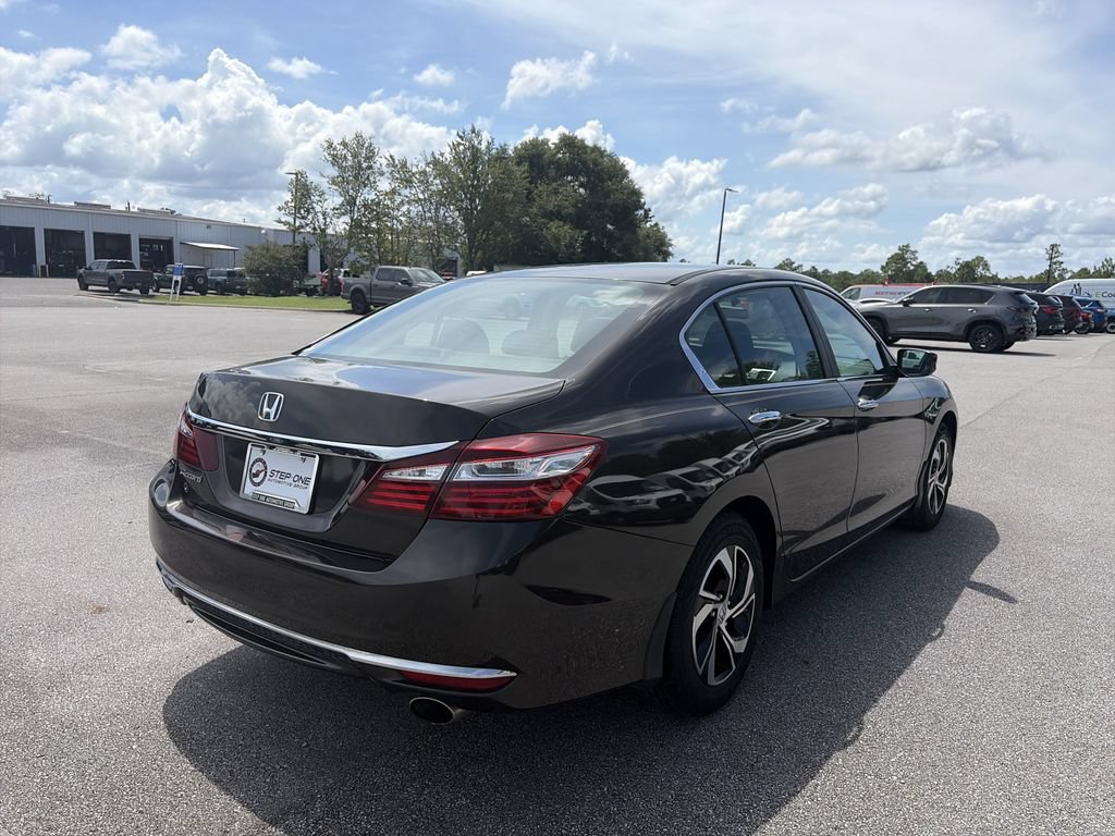 Used 2017 Honda Accord LX image 7