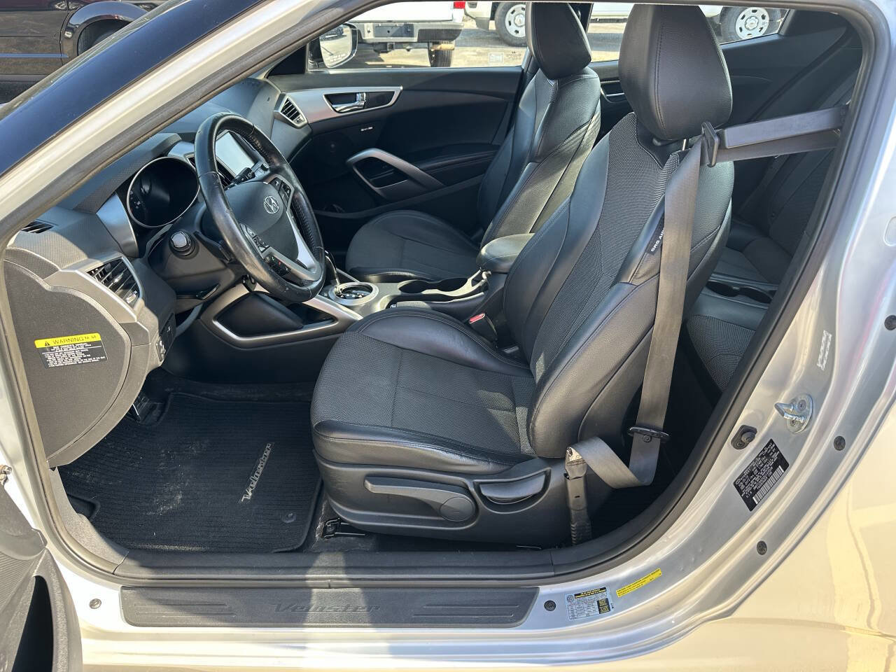 Used 2013 Hyundai Veloster w/ Style Pkg image 14