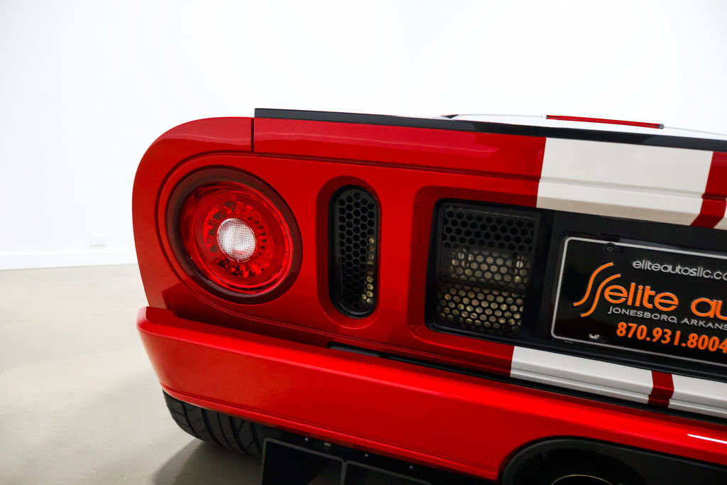 Used 2006 Ford GT RWD image 81