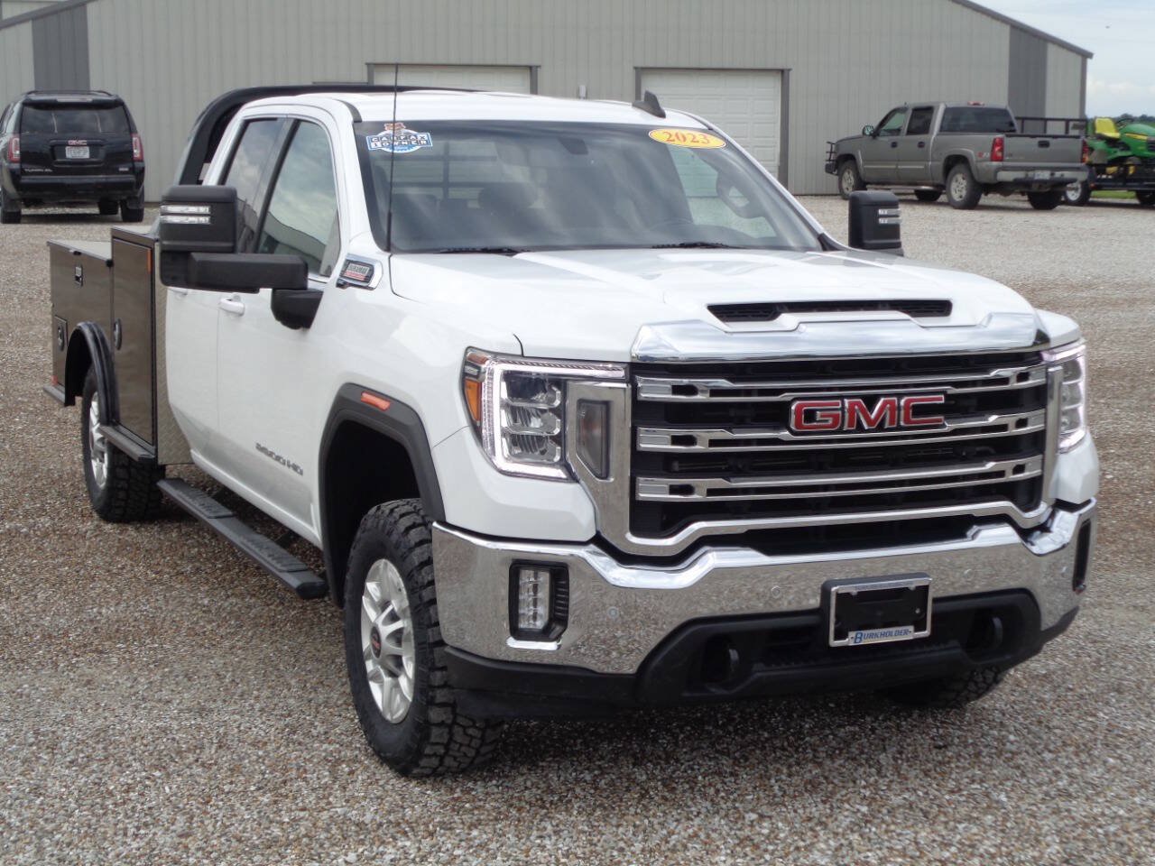 Used 2023 GMC Sierra 2500 SLE w/ SLE Convenience Package AWD/4WD image 2