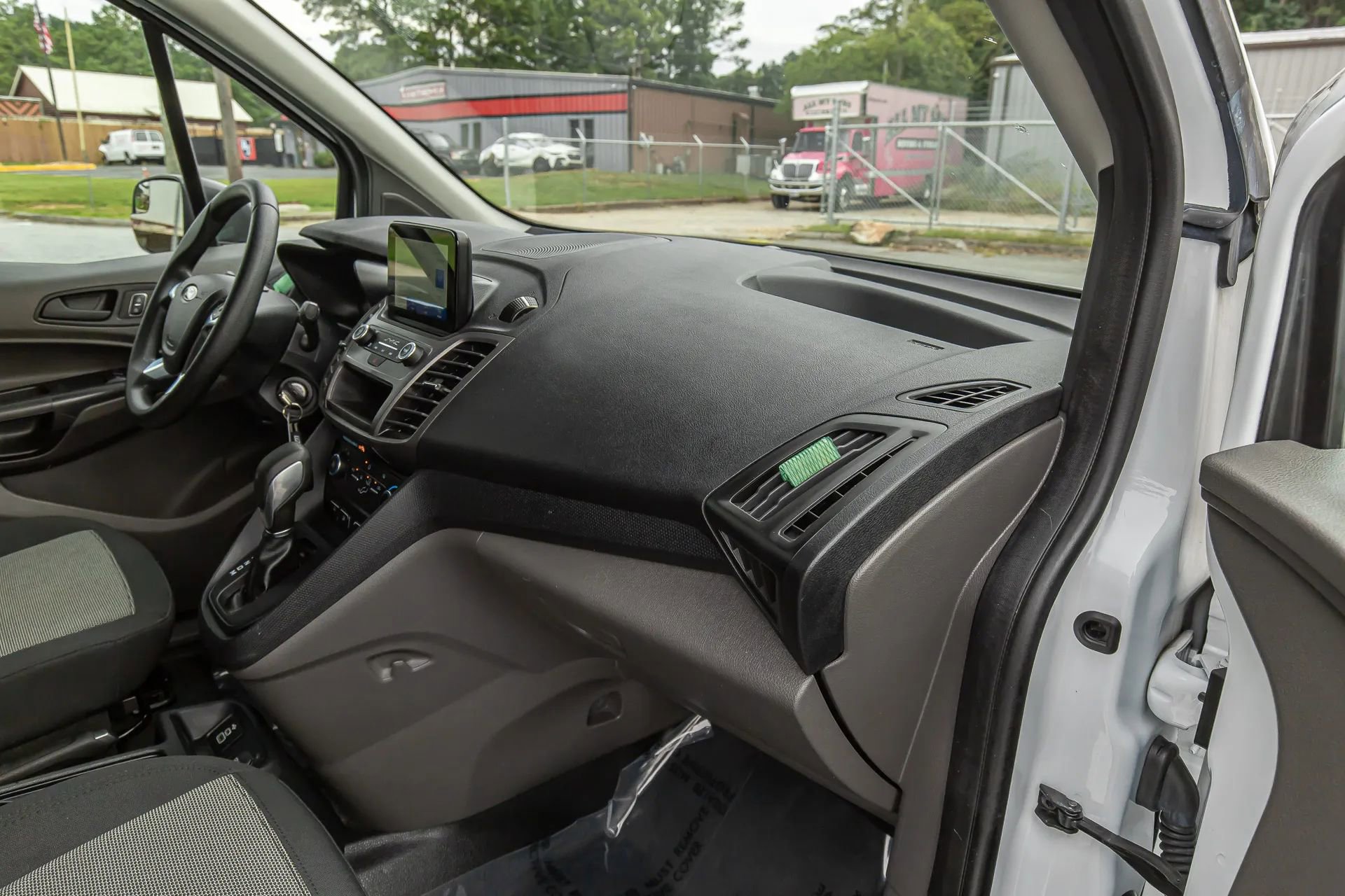Used 2023 Ford Transit Connect XL image 30
