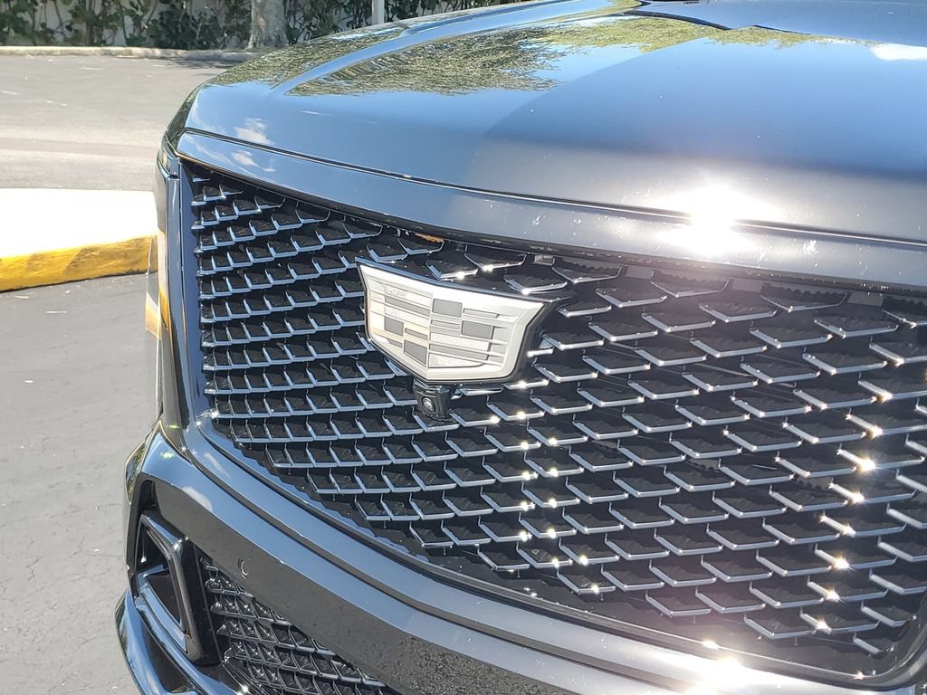 Certified 2025 Cadillac Escalade ESV V w/ LPO, ONYX Package AWD/4WD image 9