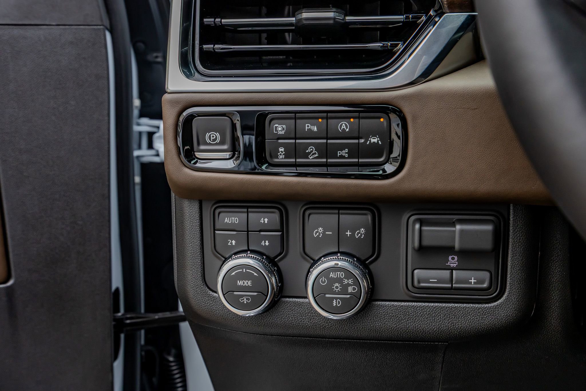 Used 2026 GMC Yukon XL Denali Ultimate AWD/4WD image 22