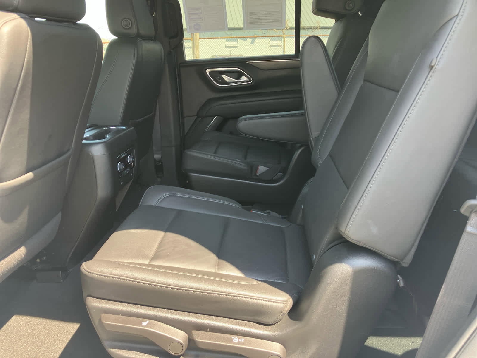 Used 2024 Chevrolet Tahoe Z71 w/ Luxury Package image 9