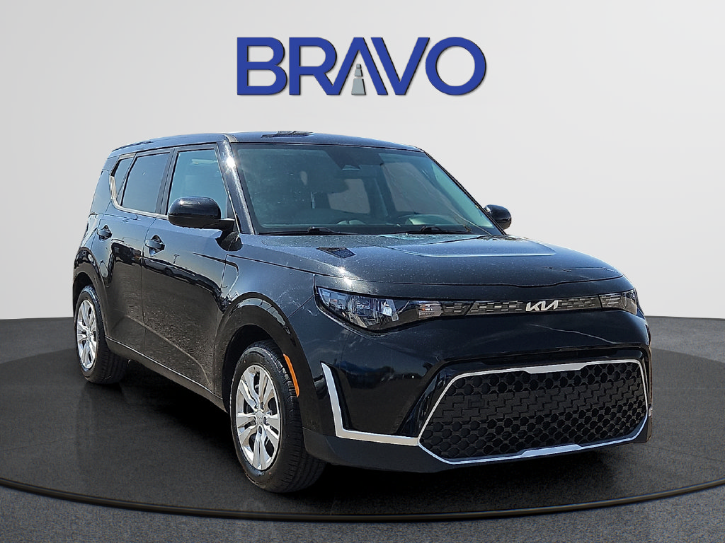 Used 2023 Kia Soul LX FWD image 7