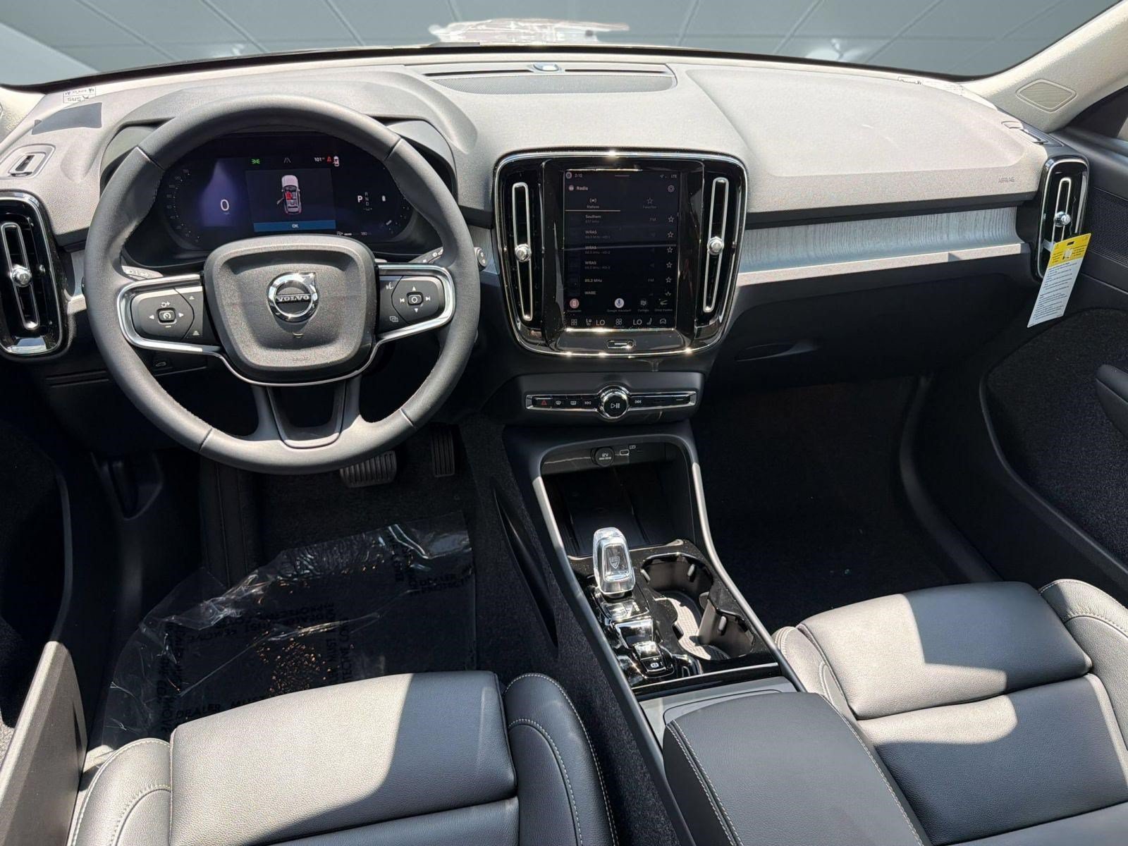 New 2026 Volvo XC40 B5 Plus w/ Climate Package AWD/4WD image 15