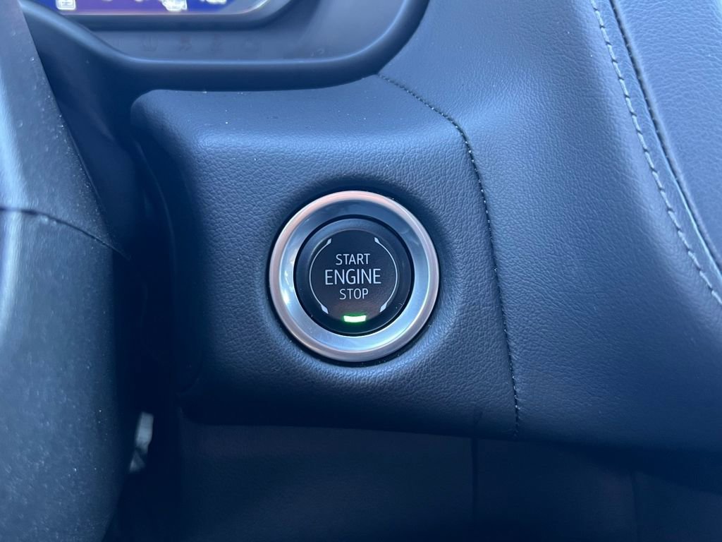 Used 2024 Chevrolet Suburban LT image 30