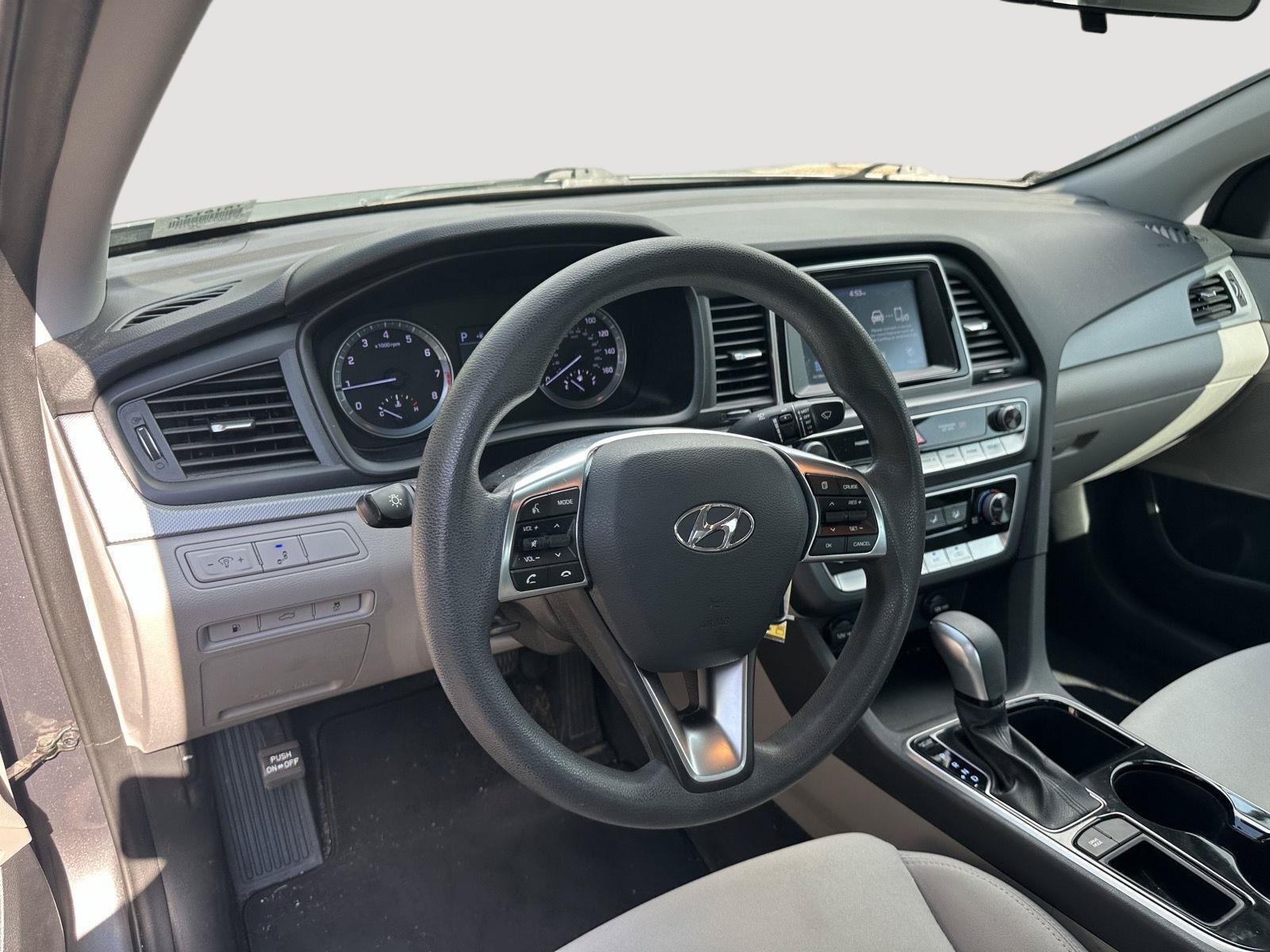 Used 2018 Hyundai Sonata SE FWD image 11