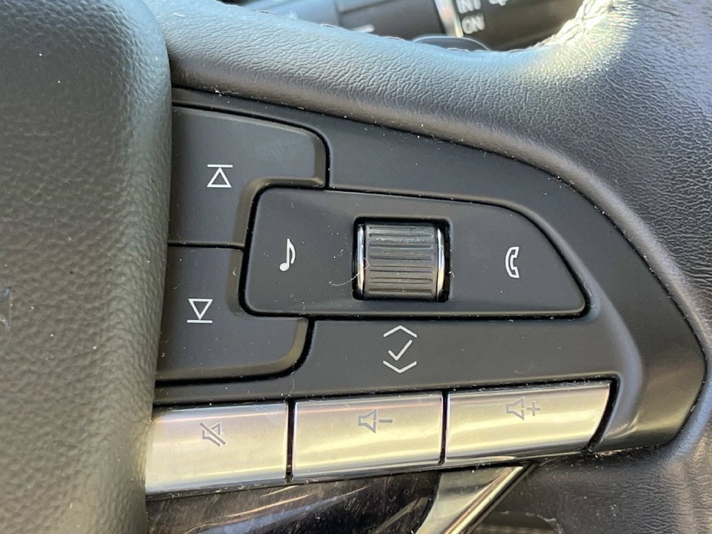 Used 2023 Cadillac Escalade Premium Luxury w/ Performance Package AWD/4WD image 41