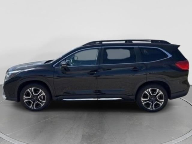 Used 2023 Subaru Ascent Limited image 2