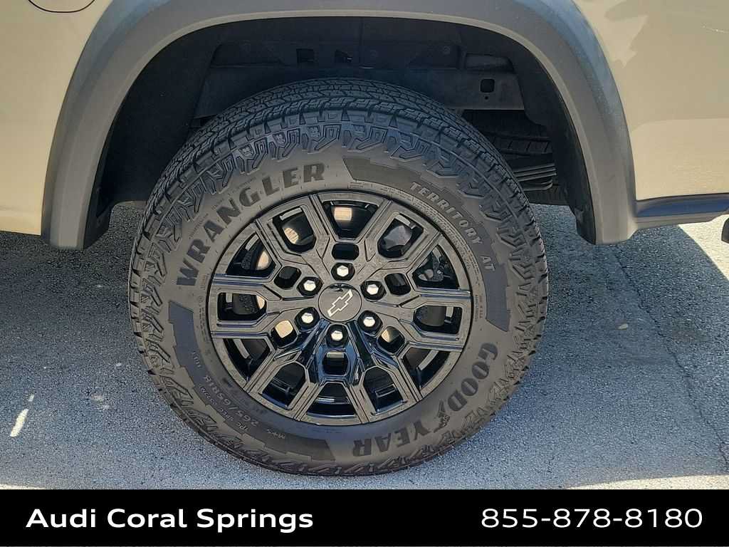 Used 2024 Chevrolet Colorado Trail Boss w/ Advanced Trailering Package AWD/4WD image 16
