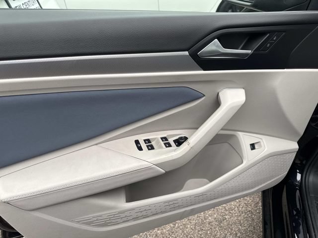 New 2025 Volkswagen Jetta SE FWD image 12