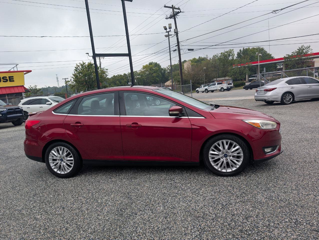 Used 2015 Ford Focus Titanium FWD image 5