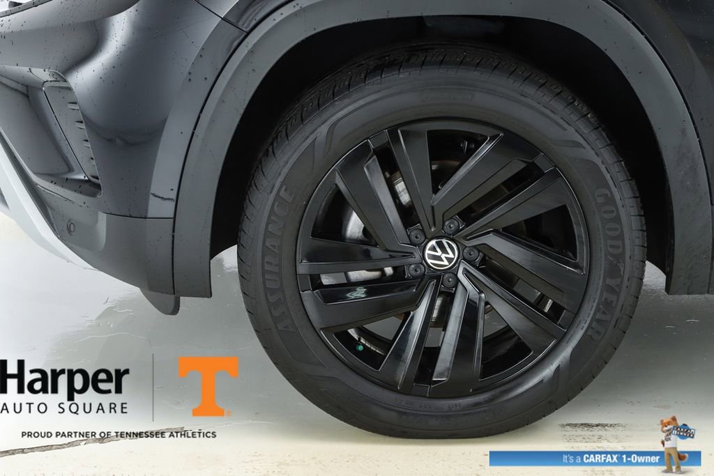 Used 2023 Volkswagen Atlas Cross Sport SE w/ Black Wheel Package image 5
