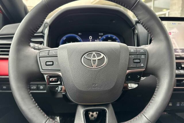 Used 2025 Toyota Camry XSE image 22