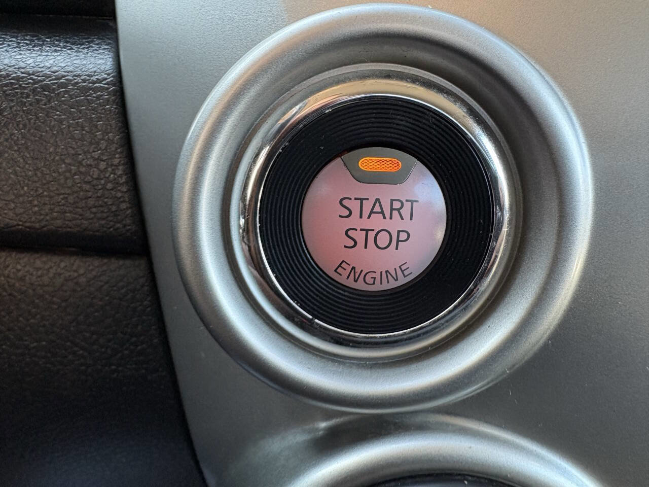 Used 2018 Nissan Titan SV image 35