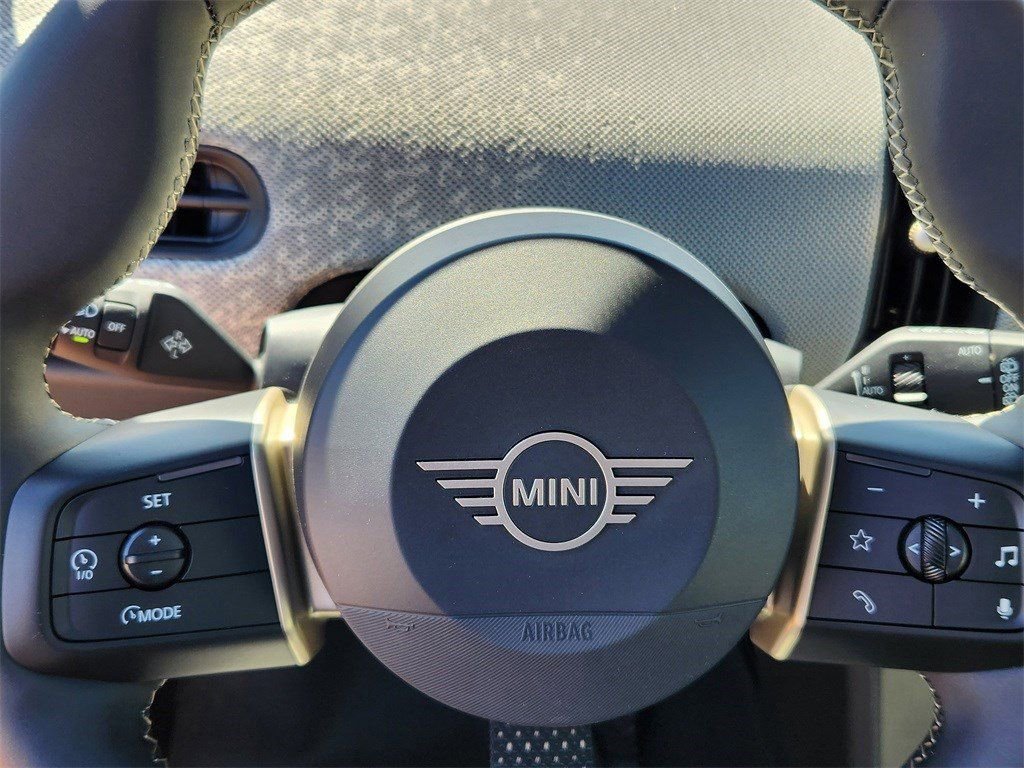 Used 2025 MINI Cooper S FWD image 12