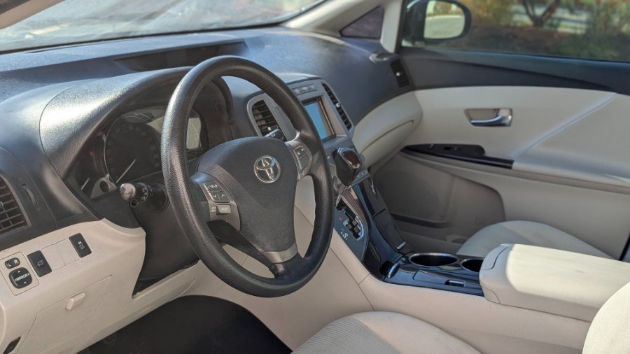 Used 2011 Toyota Venza w/ Convenience Pkg FWD image 21