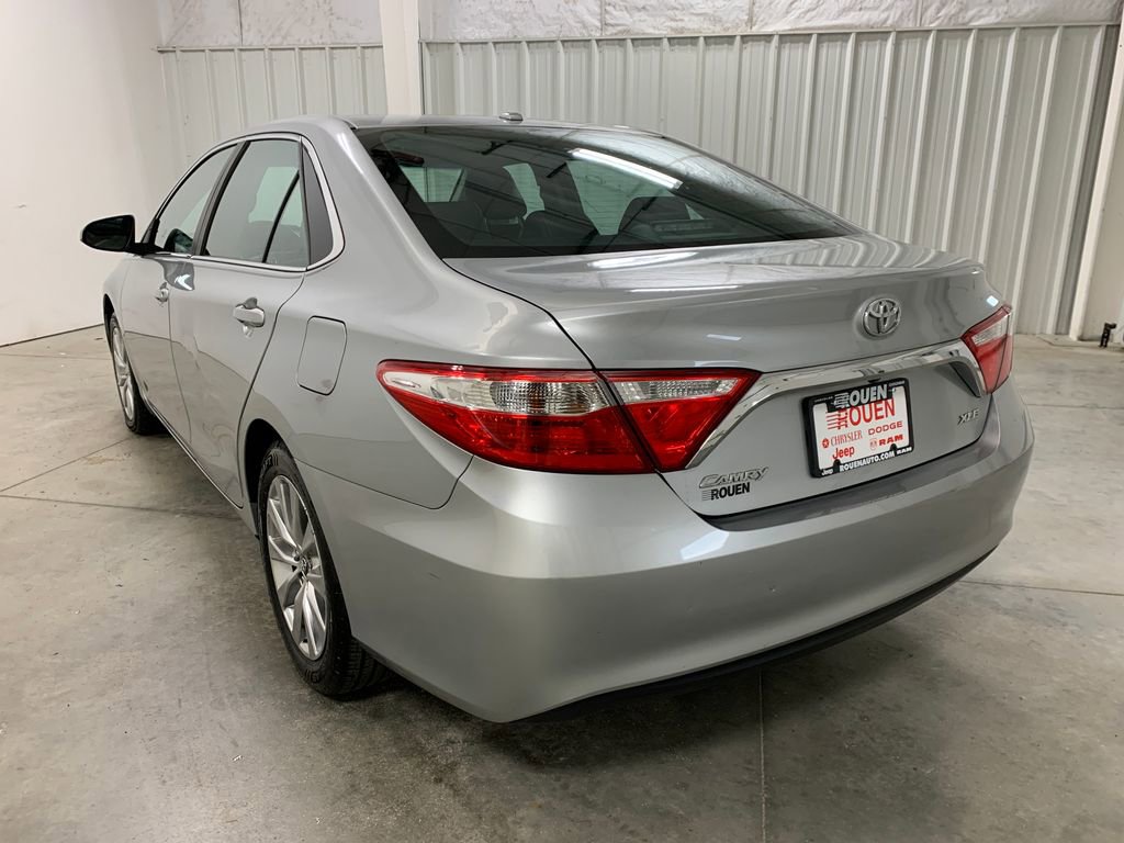 Used 2017 Toyota Camry XLE w/ Moonroof Package image 24
