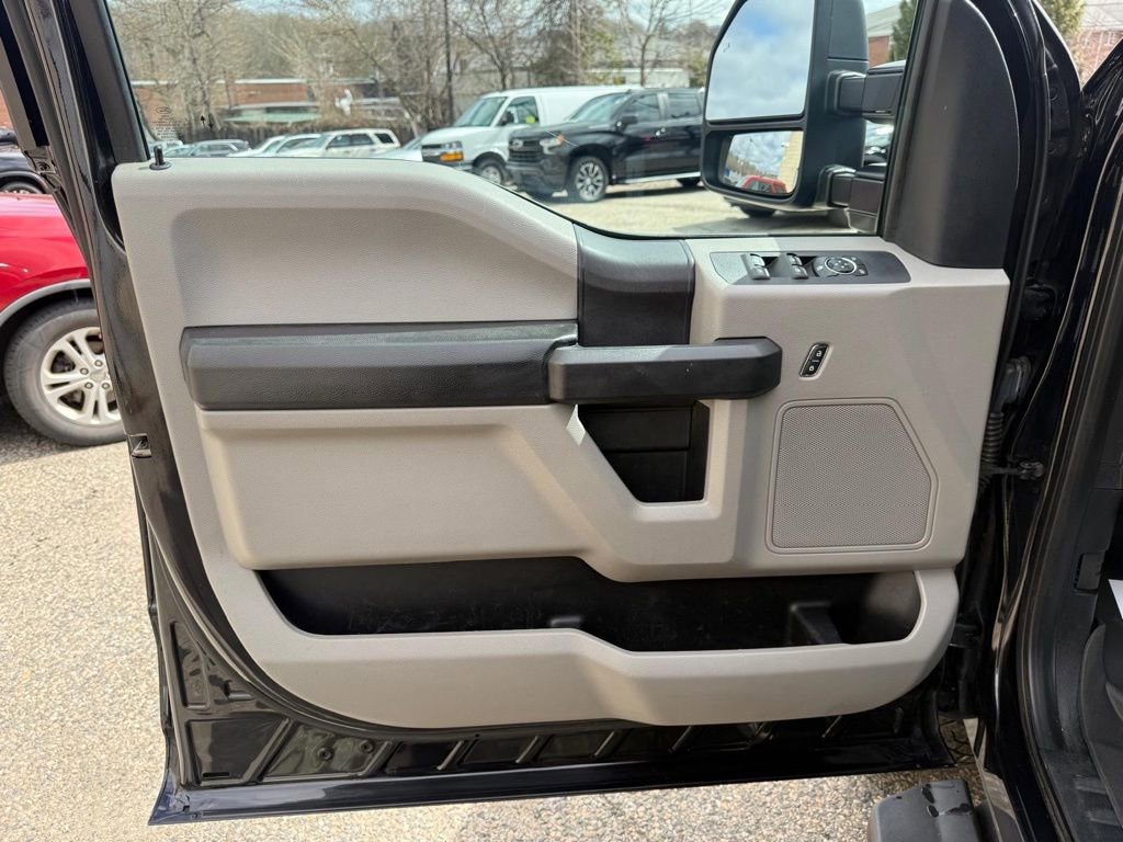 Used 2020 Ford F250 XL w/ STX Appearance Package image 9