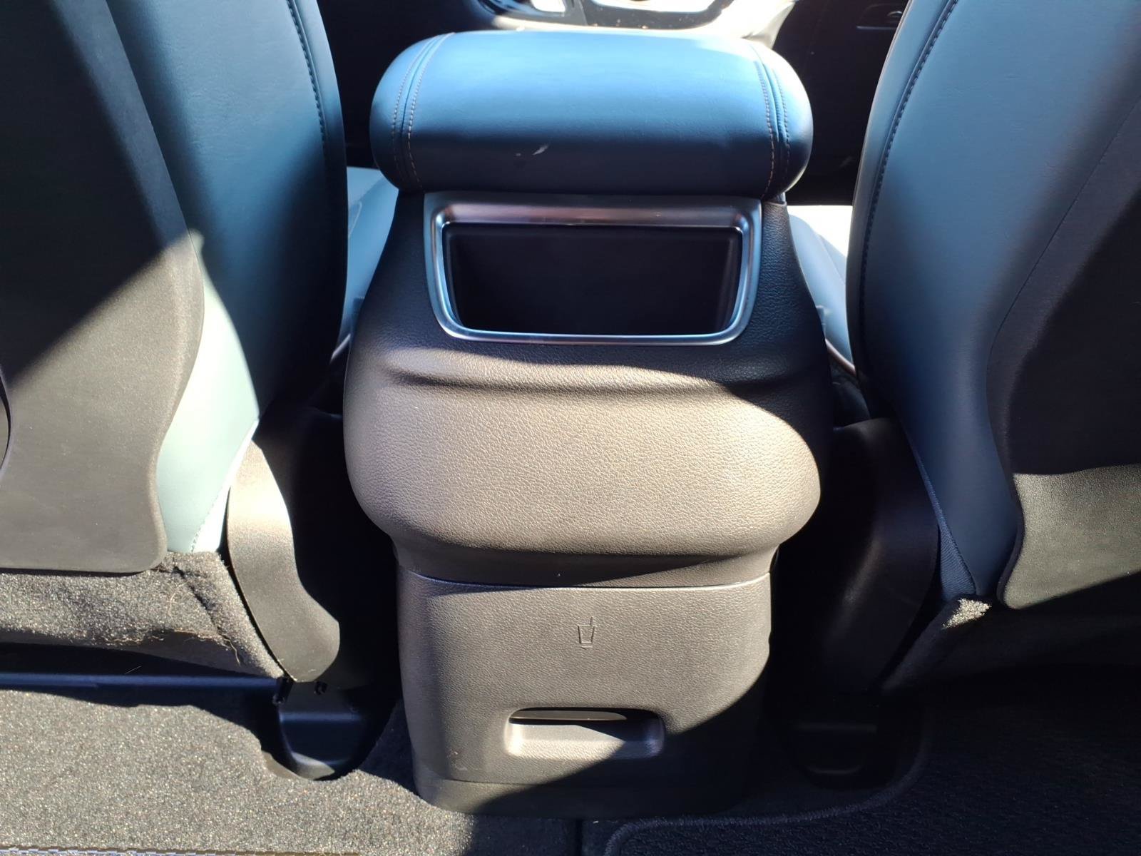 New 2027 Chrysler Pacifica Pinnacle w/ Theater Group FWD image 28
