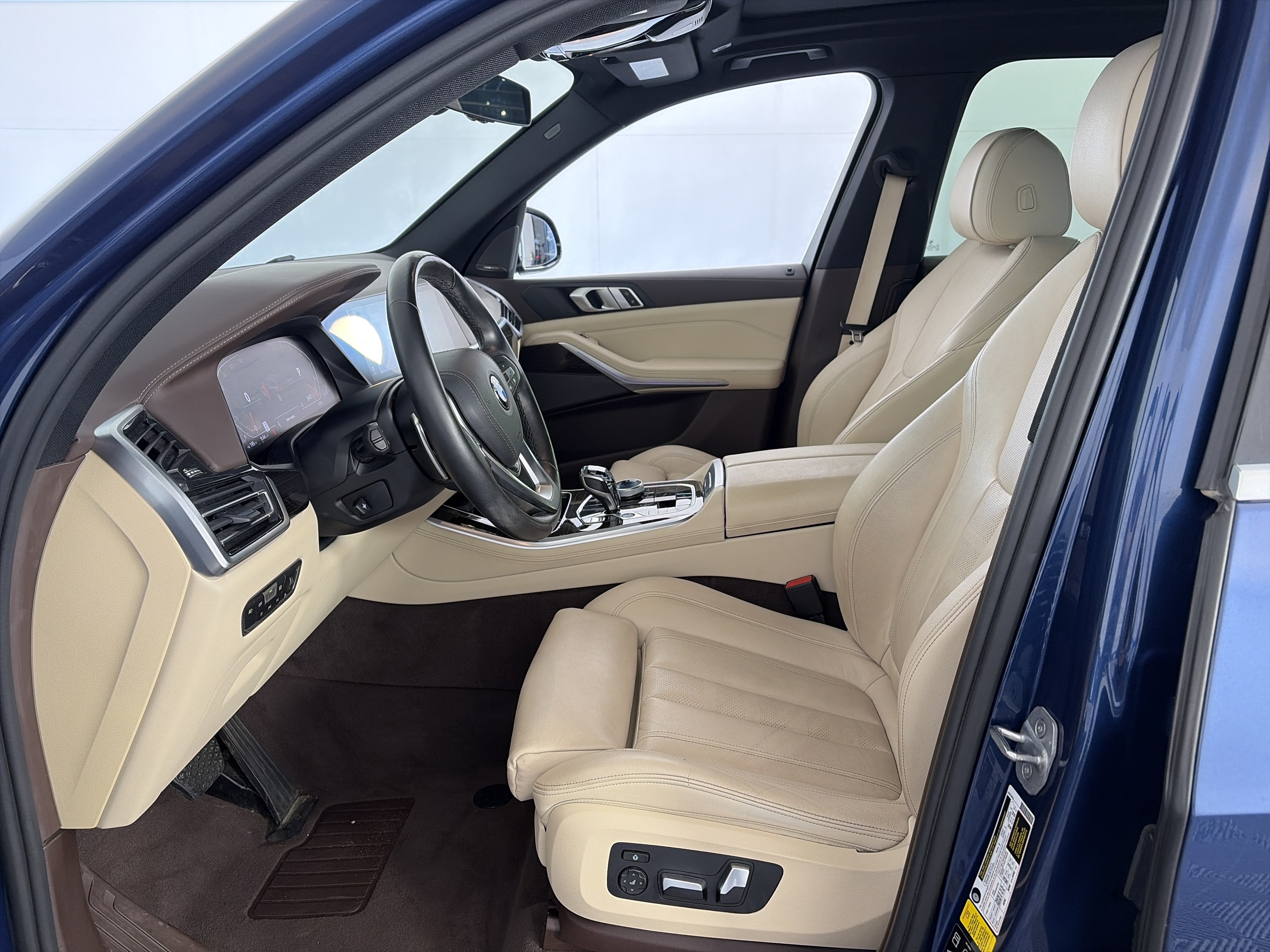 Used 2019 BMW X5 xDrive40i w/ Premium Package 2 AWD/4WD image 6