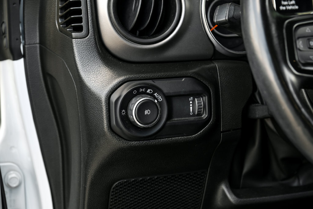 Used 2023 Jeep Wrangler Unlimited Sport AWD/4WD image 39