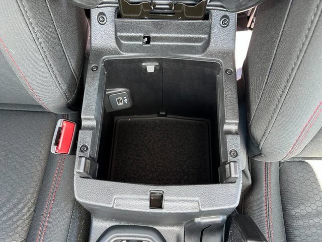 Used 2022 Jeep Wrangler Unlimited Rubicon w/ Cold Weather Group AWD/4WD image 35