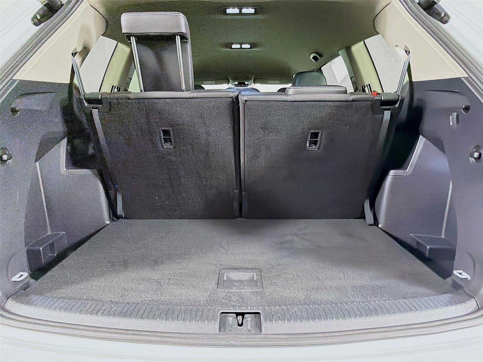 Used 2024 Volkswagen Atlas SE image 25